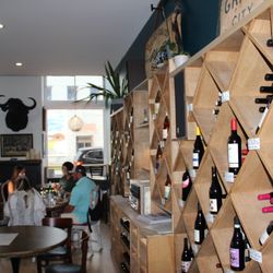 NOVA - Wine Wall