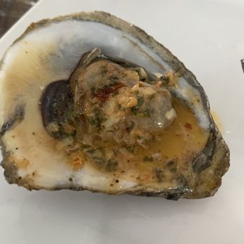 Bunky's Raw Bar & Grill - Bunky 's Fresh Shucked Oysters - Sports Bars Near Me - Indialantic, Florida