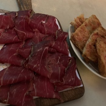 Elsa y Fred - Cured beef and tomato bread, such a delicious combo!! - Tapas/Small Plates Near Me - Barcelona, B