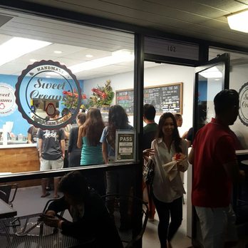 Sweet Creams - Quite a crowd! - Ice Cream & Frozen Yogurt Near Me - Honolulu, Hawaii