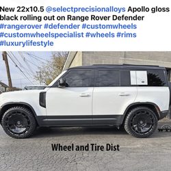 Wheel & Tire Dist - Range Rover with 22x10.5 Select Precision Alloys