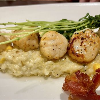 Amelia's - Seared Scallops - Bars Near Me - Stoughton, Massachusetts