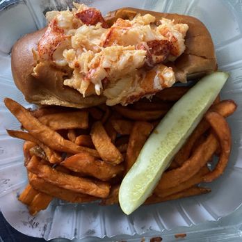 Blu On The Water - Connecticut Lobster Roll - American Near Me - East Greenwich, Rhode Island Blu On The Water - Connecticut Lobster Roll - American Near Me - East Greenwich, Rhode Island