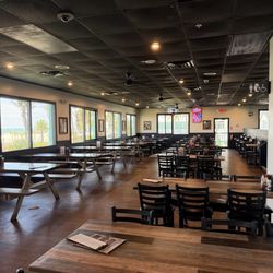 Crabby Bill's - Dining room