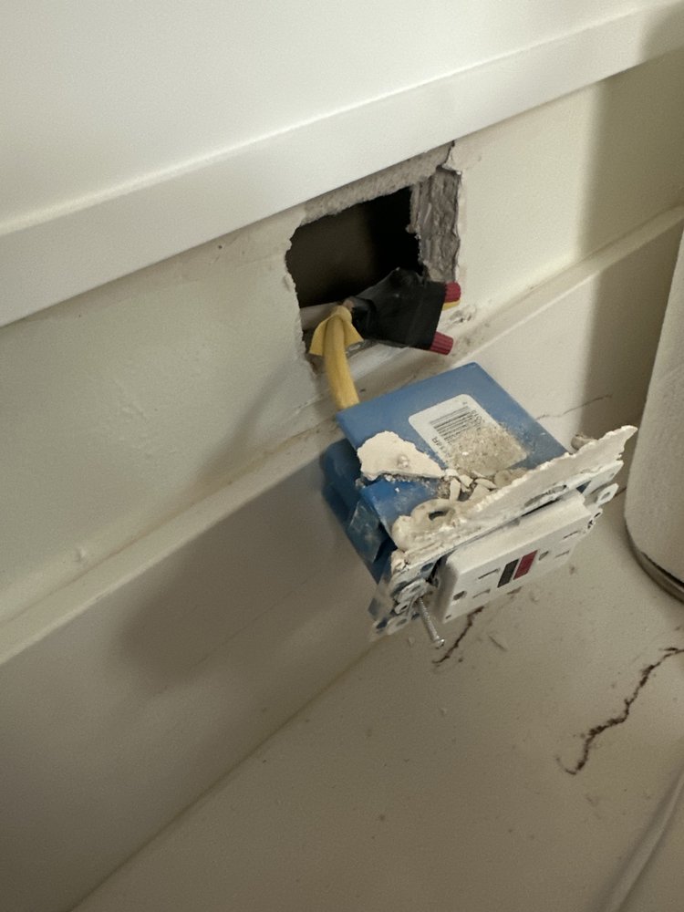 Slide of Genius Electric Power And Cabling