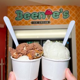 Exterior outside entrance of Beenie's Ice Cream - Chocolate PB Cookie Dough / Ba-Nilla Banana & Dunkaroos / S'mores | @copenhangry - Morristown, New Jersey Exterior outside entrance of Beenie's Ice Cream - Chocolate PB Cookie Dough / Ba-Nilla Banana & Dunkaroos / S'mores | @copenhangry - Morristown, New Jersey