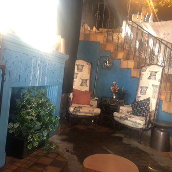 Bacon Bitch - Decor - Sandwiches Near Me - Miami Beach, Florida