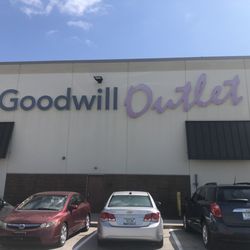 Goodwill Outlet Store - Outdoor Signage