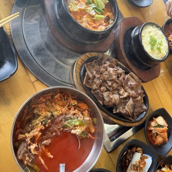 Han Il Kwan - Yukgaejjang, galbi, and kimchi jjigae with banchan - Korean Near Me - San Francisco, California