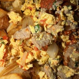 No shredded beef, instead chunks of unseasoned meat, eggs and potatoes No shredded beef, instead chunks of unseasoned meat, eggs and potatoes