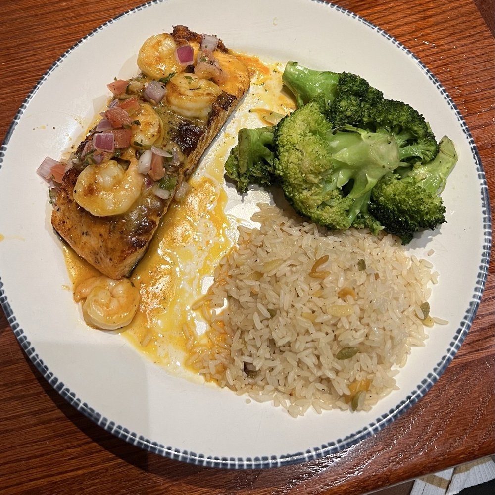 Red Lobster - Salmon & Shrimp & Sauce - Seafood Near Me - Pembroke Pines, Florida Red Lobster - Salmon & Shrimp & Sauce - Seafood Near Me - Pembroke Pines, Florida