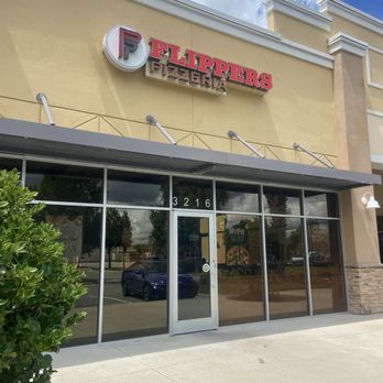 FLIPPERS PIZZA - Updated May 2026 - 199 Photos & 397 Reviews - 3216 ...