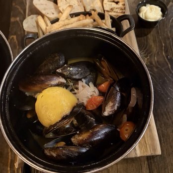 The Monk's Cellar - Modules Frites. - Pubs Near Me - Roseville, California