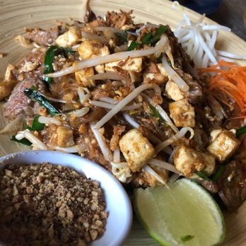 Pad Thai - Wine Bars Near Me - Paris, 75 Pad Thai - Wine Bars Near Me - Paris, 75