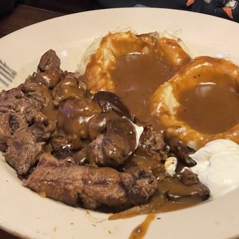 Texas Roadhouse - Beef tips and mash potatoes - American Near Me - Henderson, Nevada Texas Roadhouse - Beef tips and mash potatoes - American Near Me - Henderson, Nevada