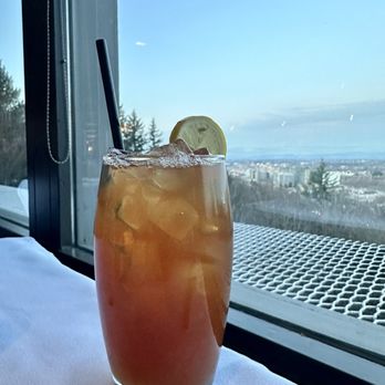Chart House - Peach Palmer - tasty - Seafood Near Me - Portland, Oregon