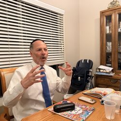Young Israel Aish Las Vegas - Rabbi Wyne Teaching class on Trust in God