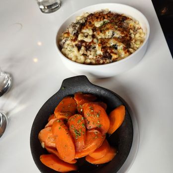 The Bradley Kitchen Bar - Short ribs mac n cheese, sweet heat carrots - New American Near Me - Fort Lauderdale, Florida The Bradley Kitchen Bar - Short ribs mac n cheese, sweet heat carrots - New American Near Me - Fort Lauderdale, Florida