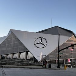 Mercedes-Benz Stadium - Outside