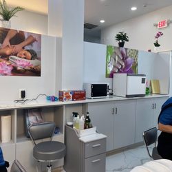 Annie’s Nail Spa - Pedicure area!