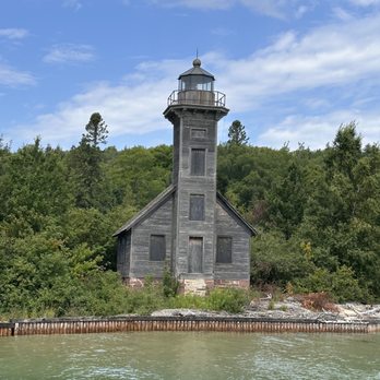 Shipwreck Tours - Boating Near Me - Munising, Michigan