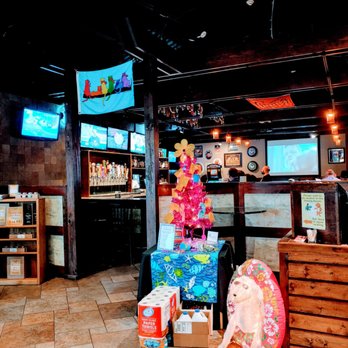 Lucky Dog Grille - Bar area - American Near Me - Mason, Ohio