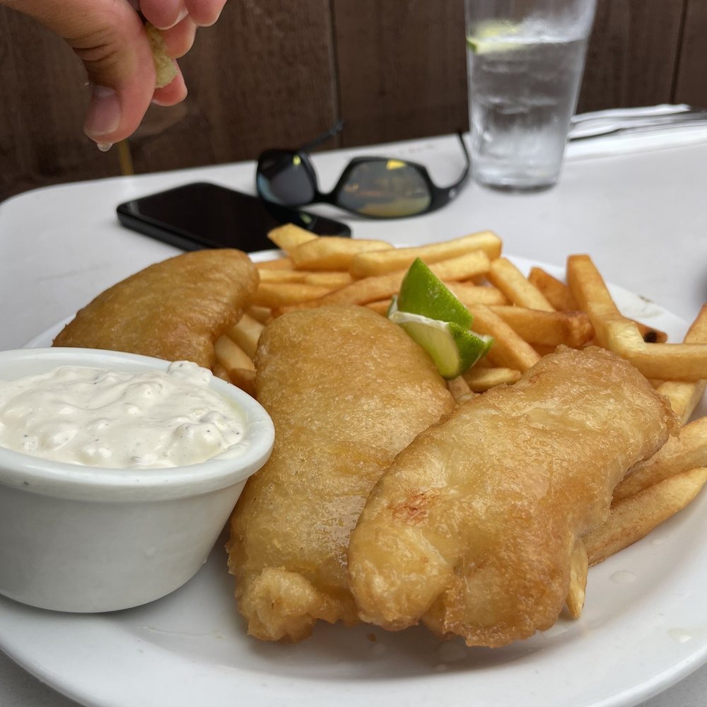Café Capistrano - Fish and chips - American Near Me - Half Moon Bay, California