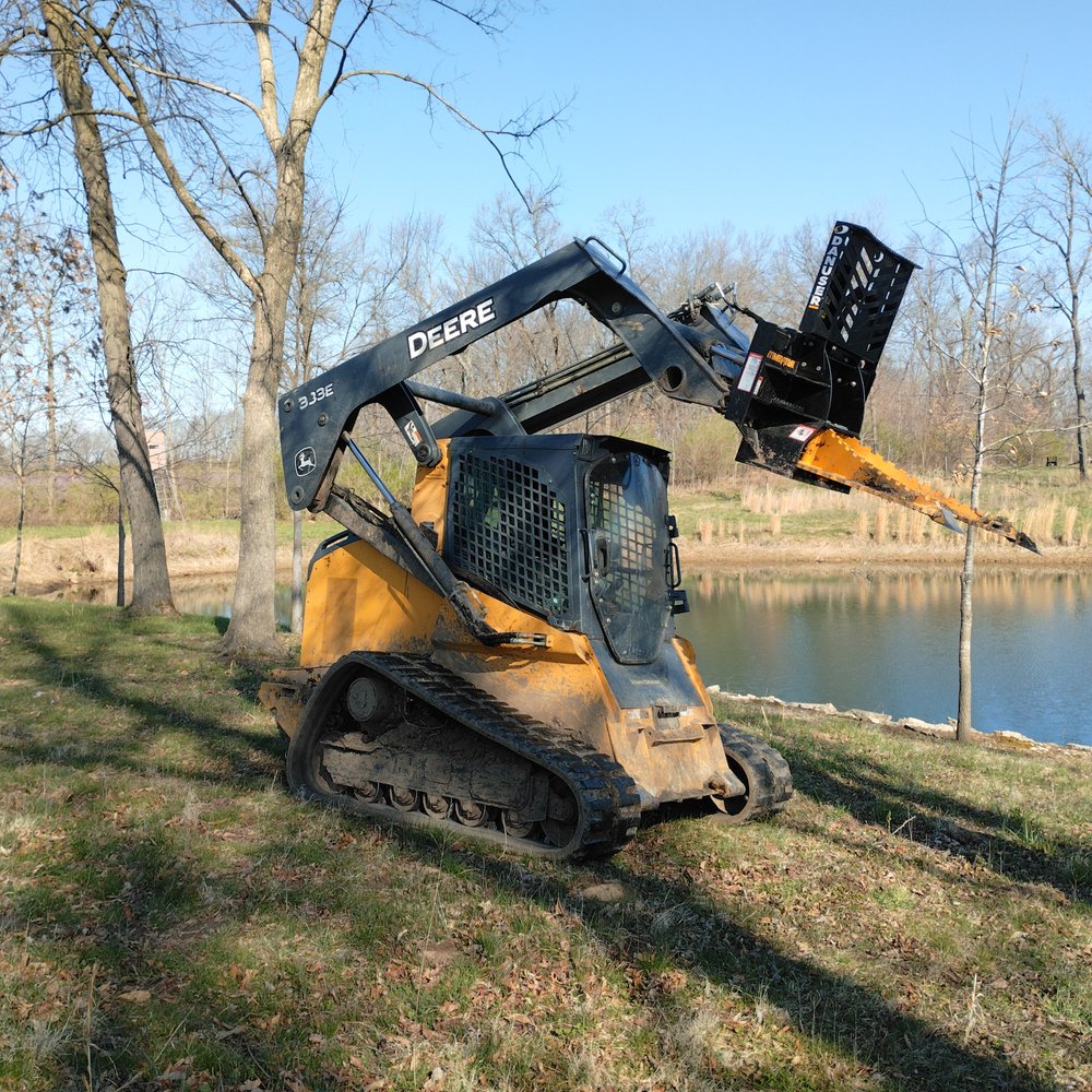 Custom Grounds Land Management - tree service in Raymond, IL