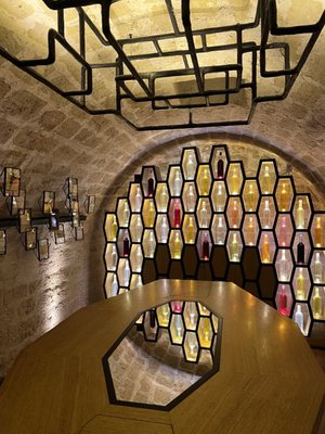 Les Caves du Louvre by null