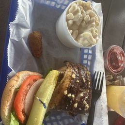 Fish sandwich, garlic seared and blackened with a side of mac & cheese