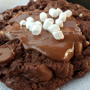 Crumbl - Wilmington - Hot chocolate - Bakeries Near Me - Wilmington, North Carolina