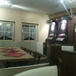 Bierakademie - Nichtraucher und Speisebereich mit Dart