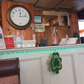 Anthony's Restaurant - Pizza Near Me - Torrington, Connecticut