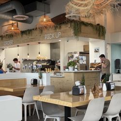 Seven Brothers Burgers - Inside dinning