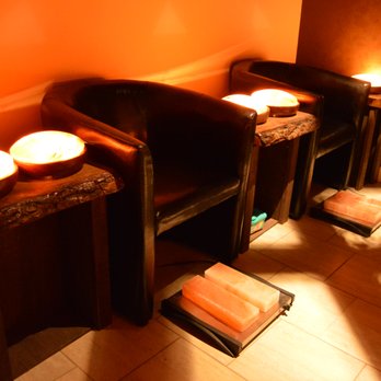 Healing Salt Cave - Hand and Foot Detox on Himalayan Salt Blocks - This detox is stimulated through gentle heat for Arthritis, Raynauds, Blood Circulation - Day Spas Near Me - Hamilton, Ontario