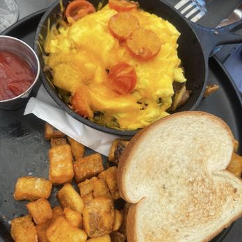 The Front Yard - Skillet - Beer Gardens Near Me - Las Vegas, Nevada The Front Yard - Skillet - Beer Gardens Near Me - Las Vegas, Nevada
