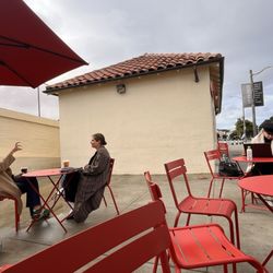 Equator Coffees - Seating outside the café for chatting! Very fresh & easy to get out for exercise from here! 11/20/25
