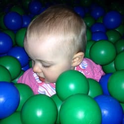 Wonder World - Ball pit fun