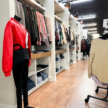 The Dashery - Women's department - Men's Clothing Near Me - Alexandria, Minnesota The Dashery - Women's department - Men's Clothing Near Me - Alexandria, Minnesota