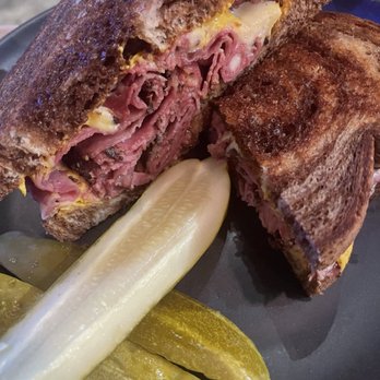 Spade And Spatula - Roast beef sandwich - Gastropubs Near Me - Blue Jay, California Spade And Spatula - Roast beef sandwich - Gastropubs Near Me - Blue Jay, California