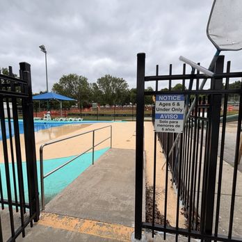 Creekmore Park Pool - Kids pool area - Swimming Pools Near Me - Fort Smith, Arkansas