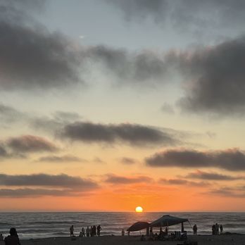 Baja Beach Cafe - Sunset from the table - Sports Bars Near Me - San Diego, California