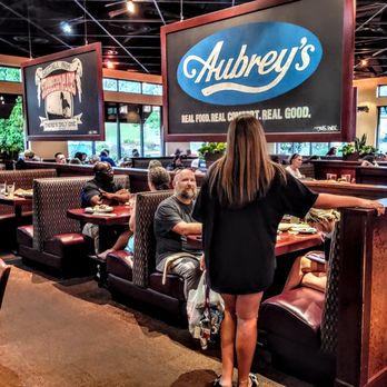 Aubrey's - Strawberry Plains - Main Dining area - Salad Near Me - Knoxville, Tennessee