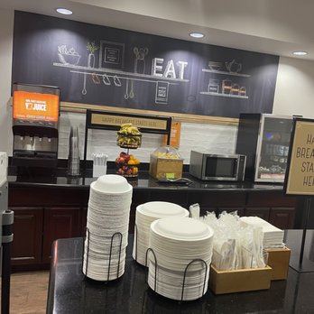 Hampton Inn & Suites Austin South/Buda - Breakfast - Hotels Near Me - Buda, Texas