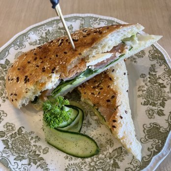 Mr Burch - Restaurants Near Me - Mckinnon, VIC Mr Burch - Restaurants Near Me - Mckinnon, VIC