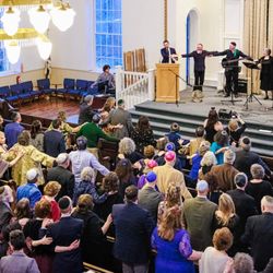 Society Hill Synagogue - Our Congregation making Motzi
