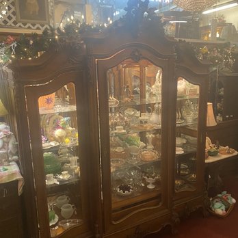 Redlands Galleria - HUGE Vintage display cabinet - Antiques Near Me - Redlands, California Redlands Galleria - HUGE Vintage display cabinet - Antiques Near Me - Redlands, California