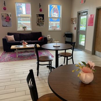 Sweet Em’s Cake Boutique - Cozy inside seating - Custom Cakes Near Me - North Tonawanda, New York Sweet Em’s Cake Boutique - Cozy inside seating - Custom Cakes Near Me - North Tonawanda, New York