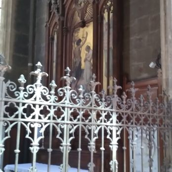 Cathédrale Primatiale Saint-Jean - Shrine - Churches Near Me - Lyon, 69