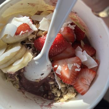 SunLife Organics - Literally half an inch of smoothie in this "bowl" - Juice Bars & Smoothies Near Me - Thousand Oaks, California SunLife Organics - Literally half an inch of smoothie in this "bowl" - Juice Bars & Smoothies Near Me - Thousand Oaks, California